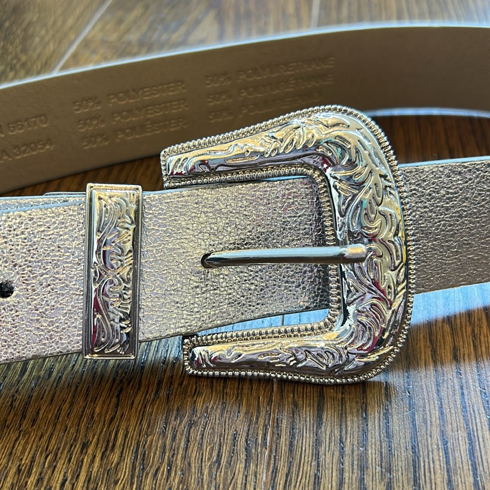 Urban Outfitters Silver Metallic Western Vegan Leather Belt - Picture 3 of 4